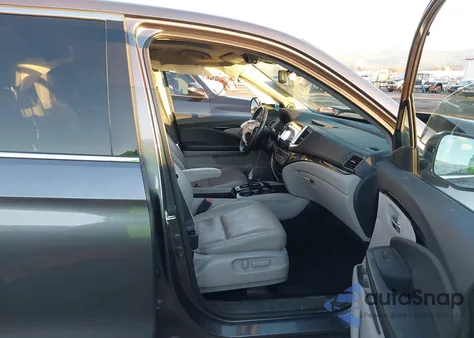 2017 Honda Ridgeline Rtl-E из США, поврежденный, VIN 5FPYK3F74HB011073